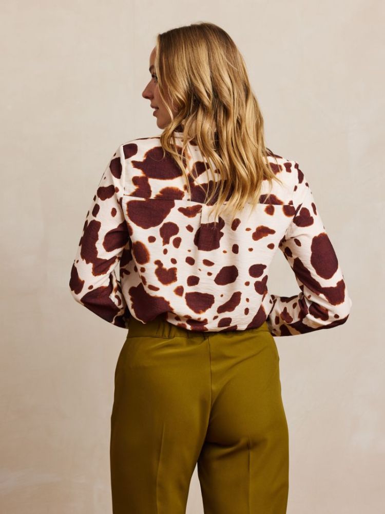 KRISTA 002 BROWN COW